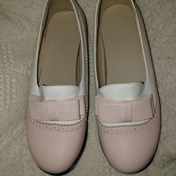 Pink and white shoes - Picture 1 of 5